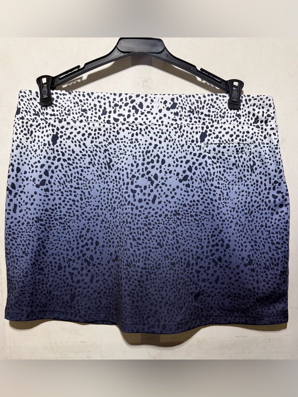 Pebble Beach Dry-Luxe Performance Size-Med Navy & White Ombre Spot Mini Skirt